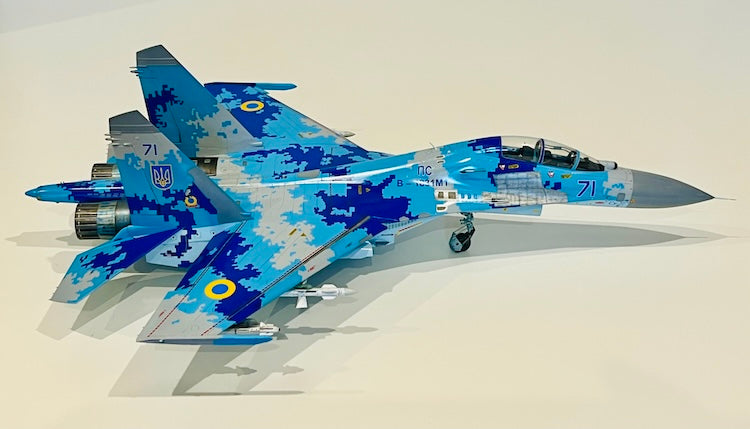 Great Wall Hobby L4827 Sukhoi Su-27UB Flanker C