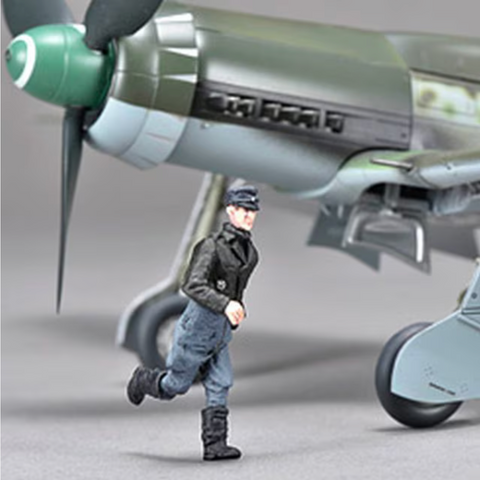 Zoukei Mura SWS48-02-F05 1/48 Emergency Takeoff Pilot Figure kit - BlackMike Models